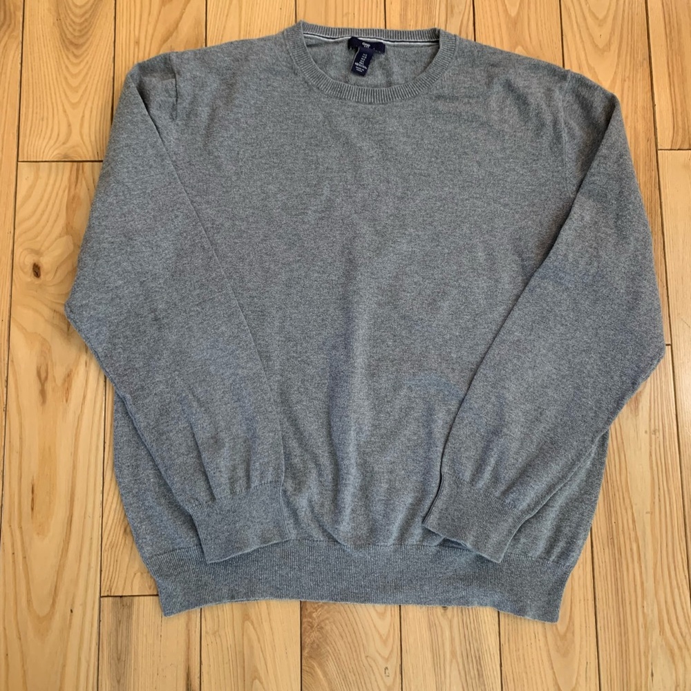 GAP Men’s crew neck!